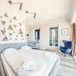 Blue Mandarin Island דירה