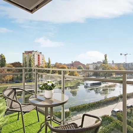 Blue Mandarin Island Apartment